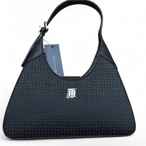 Tommy Hilfiger Elegant Black Shoulder Bag
